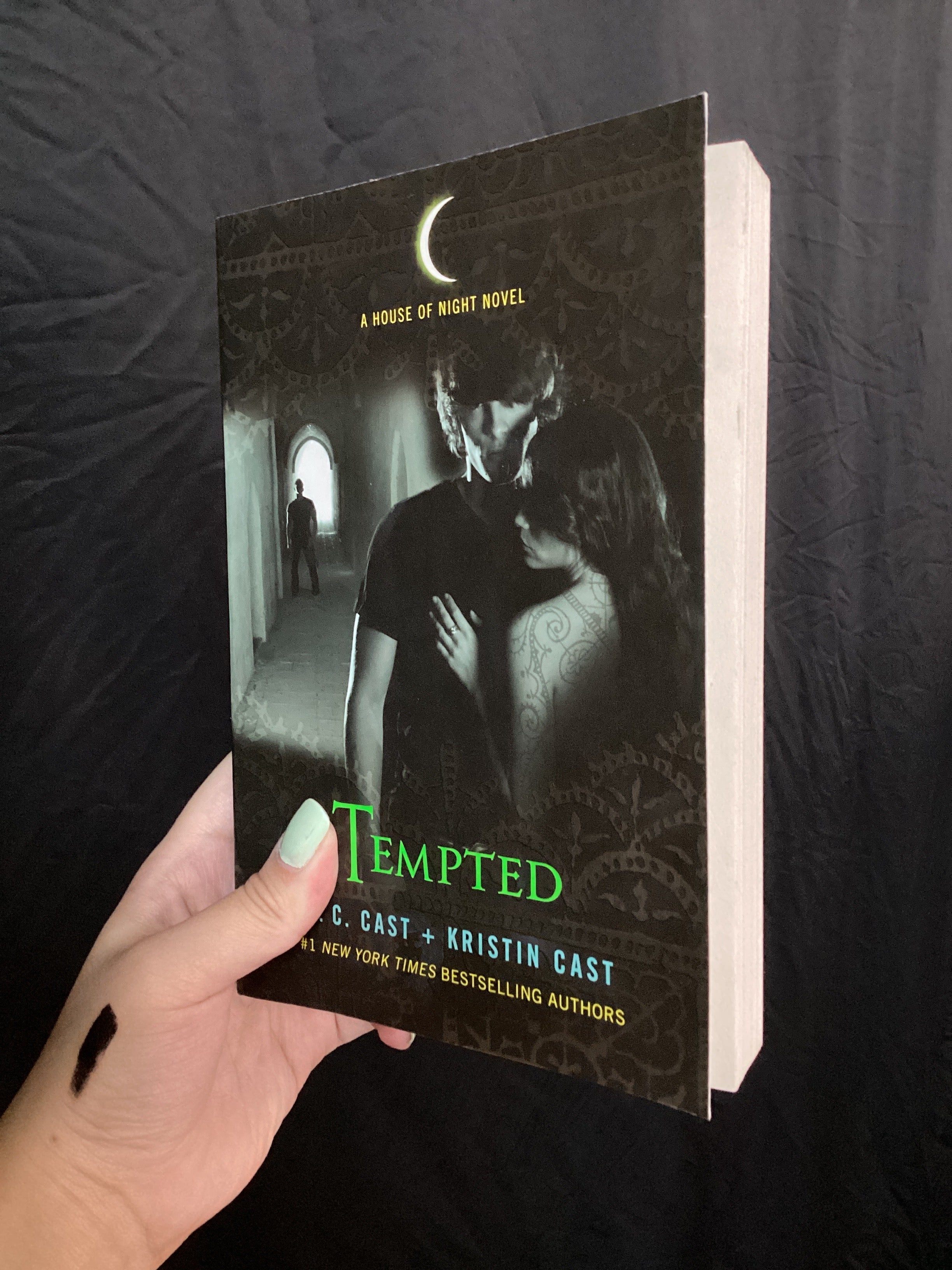 Tempted (Book 11 of a Night of Novel) | P.C. Cast + Kristin Cast | Pre-Loved