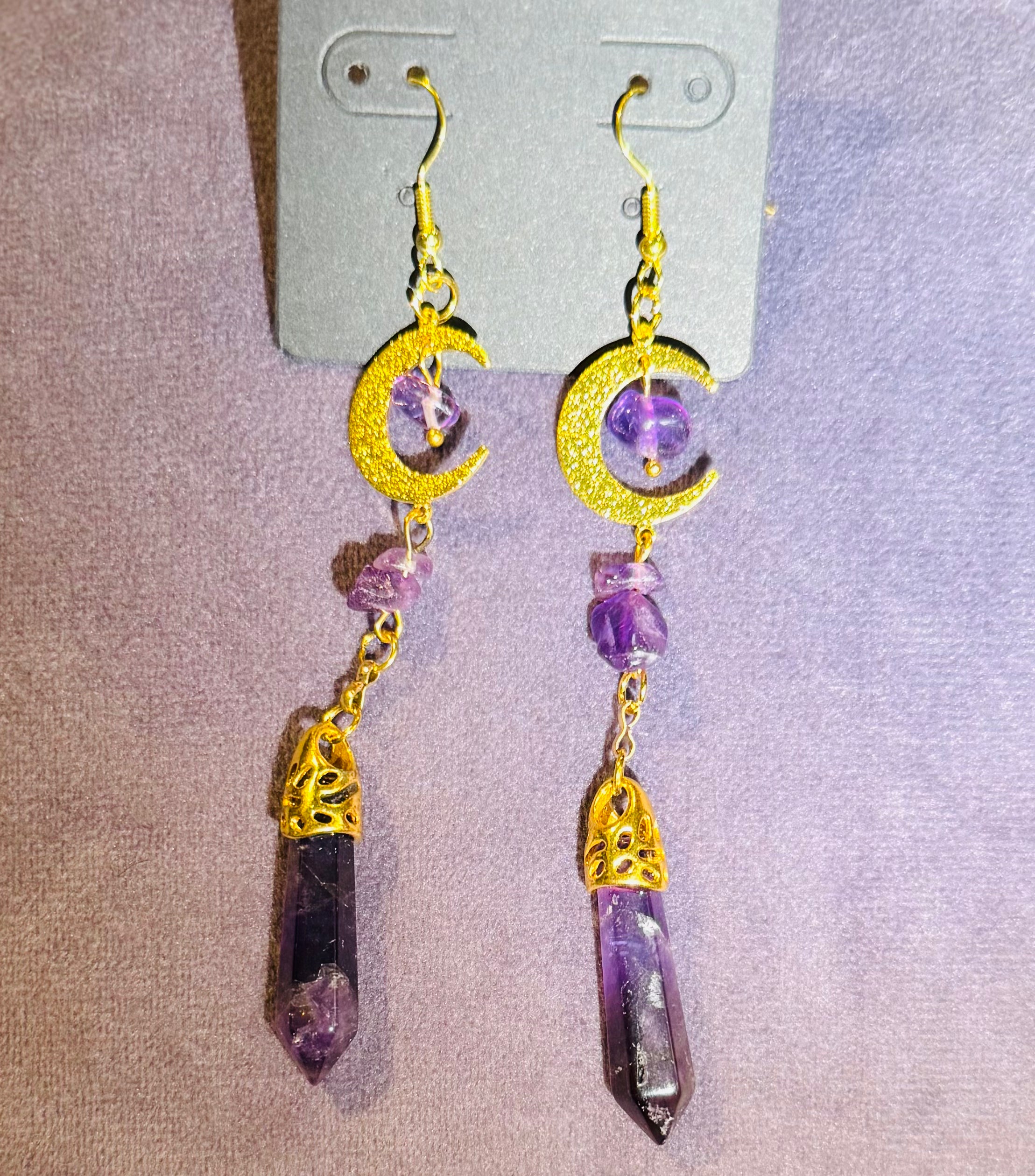 Amethyst Moon
Pendant Earring